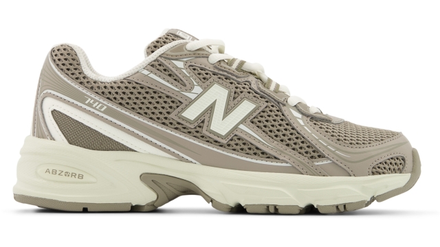New Balance 740