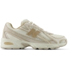 New Balance 740